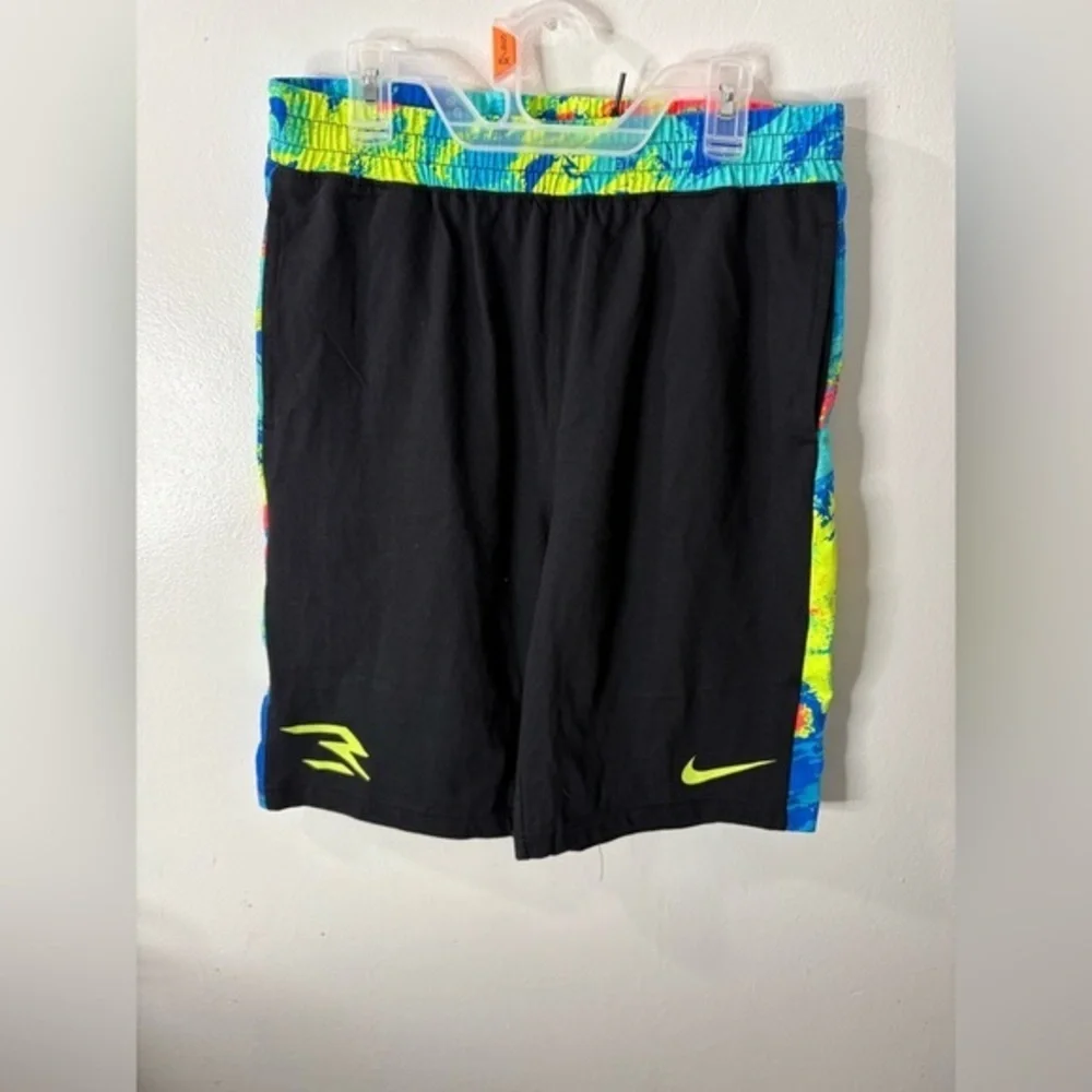 Boys nike shorts size‎ 13-15 new
